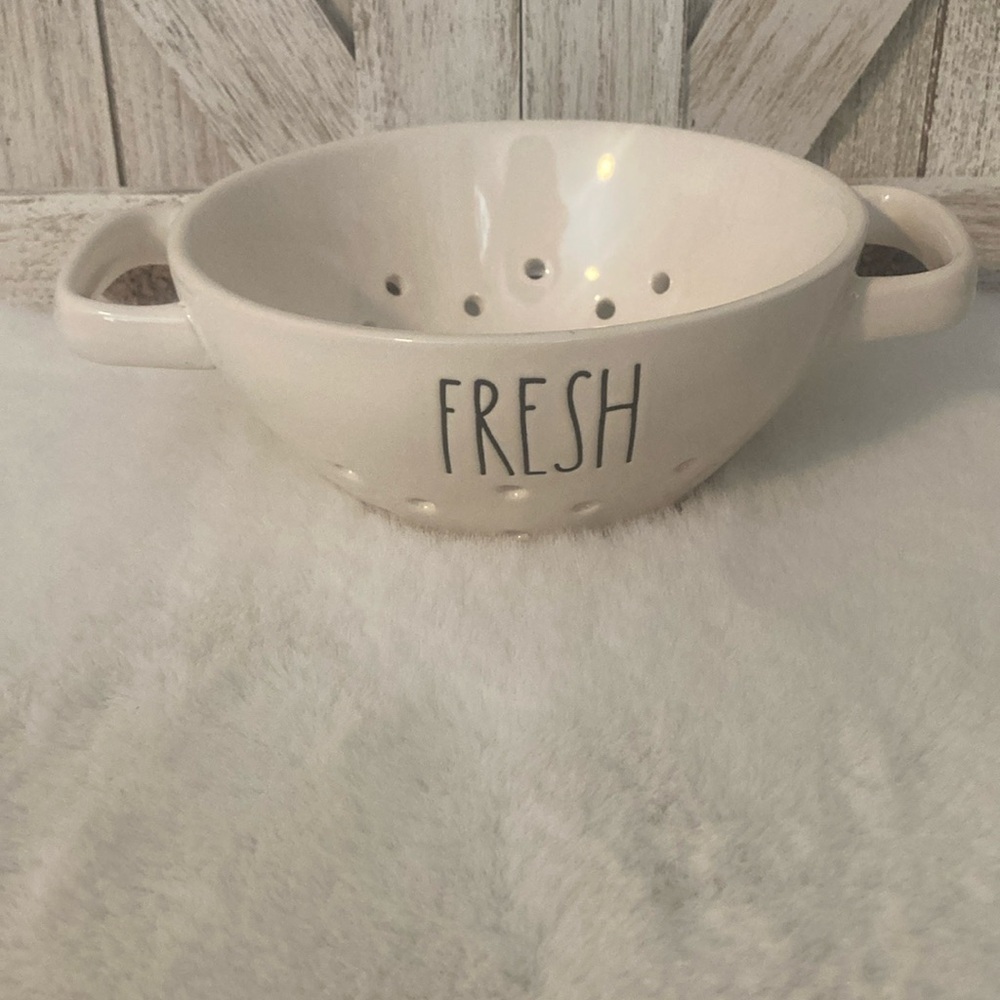 Rae Dunn Fresh Mini Colander